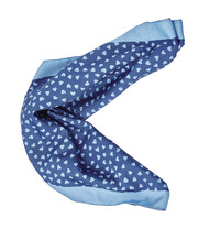 blauwe sjaal met hartjes