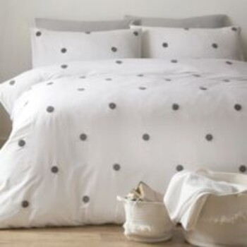 White and grey dot duvet set